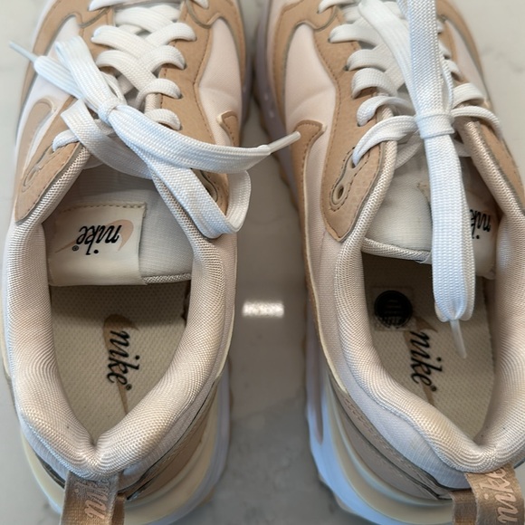 Nike Air Max Shoes - Picture 8 of 13